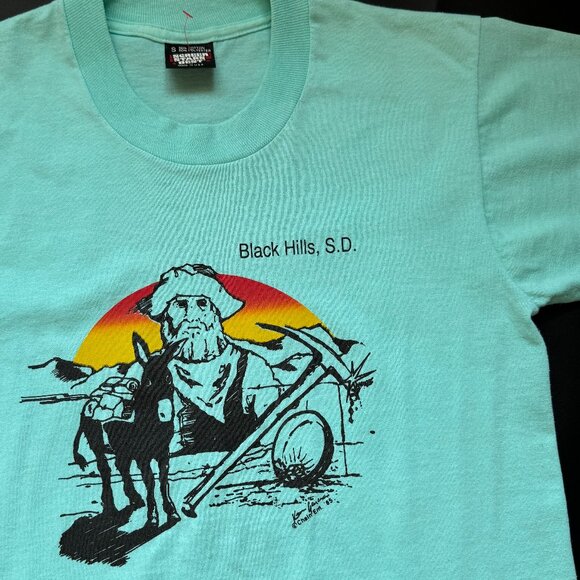 Screen Stars Tops - South Dakota Black Hills Graphic T-shirt Vintage 80s